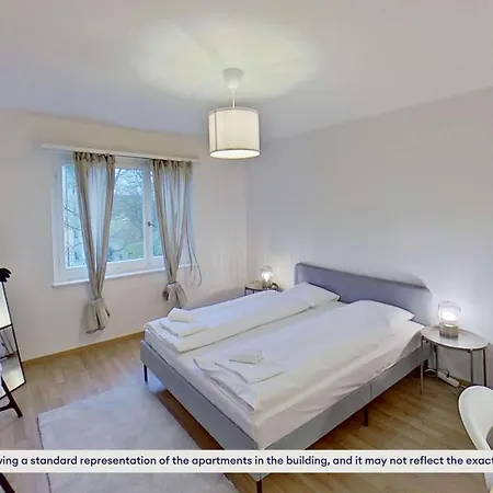 Basic 3-br With Balcony Access * Zurich