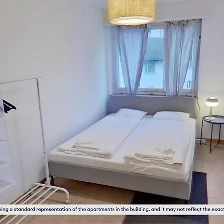 Basic 3-br With Balcony Access * Zurich