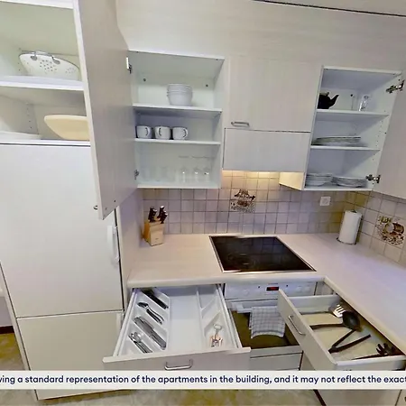 Basic 3-br With Balcony Access Apartment Zurich